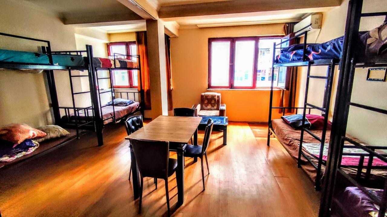 Masala Hostel Batumi Zewnętrze zdjęcie